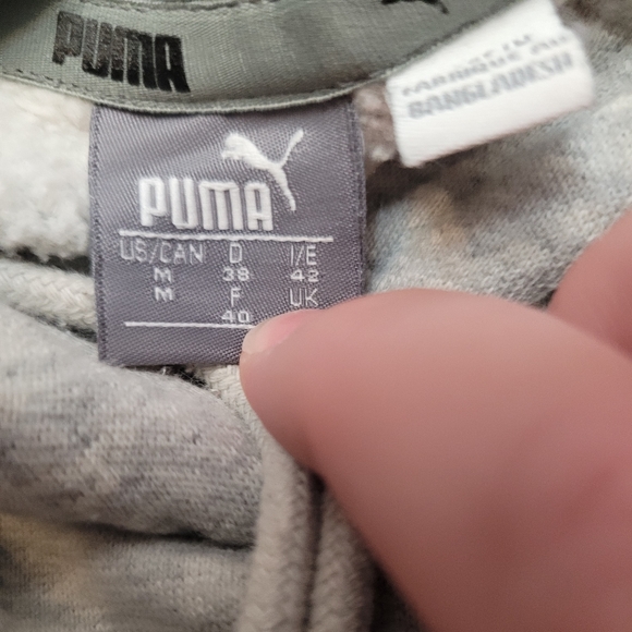 Puma Ladies' Gray Athletic Hooded Logo Sweatshirt W/Kangaroo Pocket / Sz Medium - Picture 6 of 6